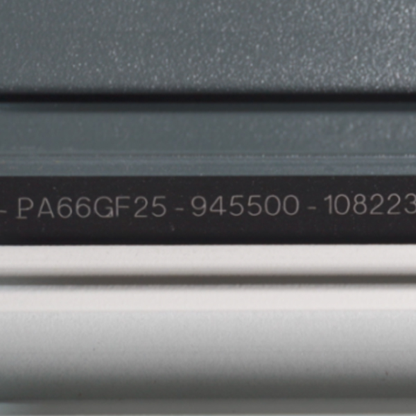 Portas e janelas de alum&iacute;nio Phoenix |O controle da fonte original atrav&eacute;s do isolamento ac&uacute;stico da faixa &eacute; mais seguro